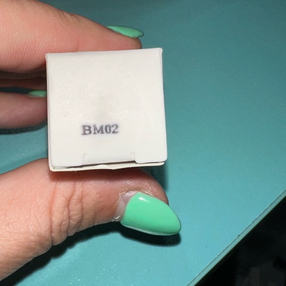 Elvis + Elvin New York Floral Lipstick in shade 140 - Picture 5 of 6